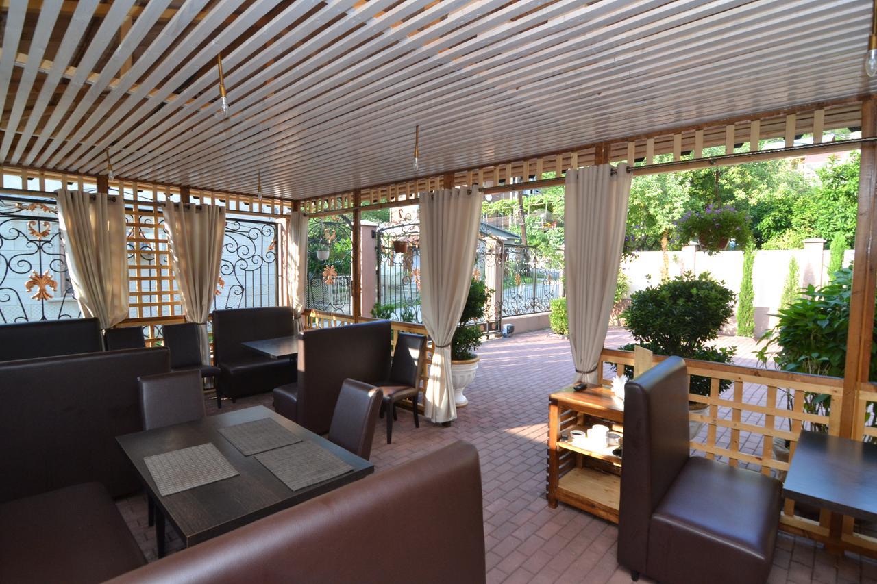 Arda Hotel Gagra Buitenkant foto